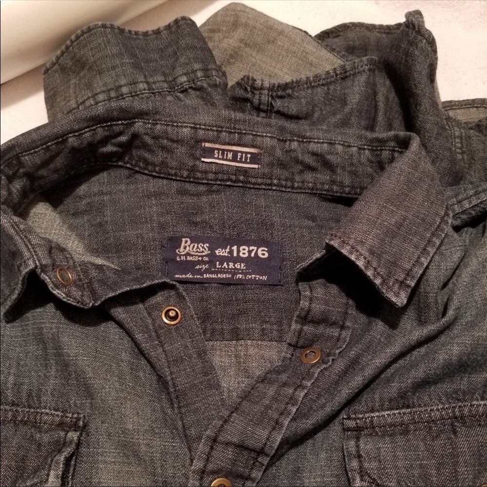 G. H. BASS Denim snap button long sleeve shirt